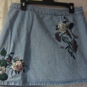 H & M Coachella Denim Jean Mini Skirt Floral Rose Embroidered Women's 12